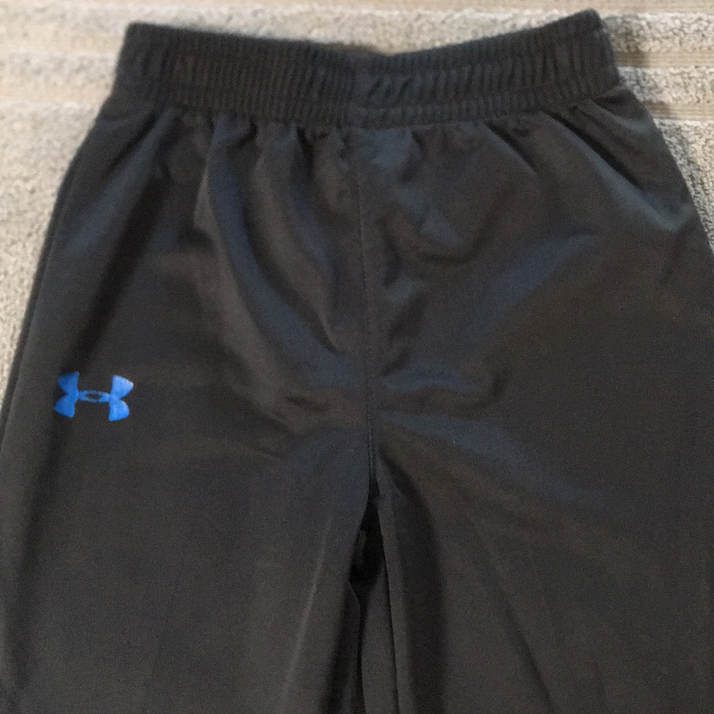 Under Armour boys size 5 Navy Athletic Pants